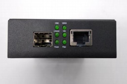 Conversor de mídia não gerenciado 10G com porta SFP + e RJ45