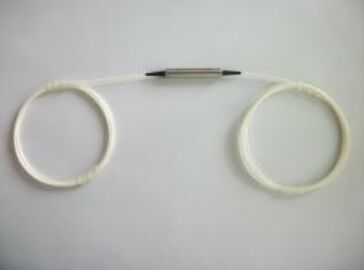 Isolador óptico insensível à polarização de alta potência