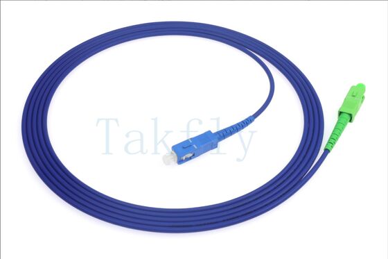 Cable de Fibra Armadurada. Tubos de aço inoxidável e reforçados com Kevlar. Insensibilidade à dobra para FTTH, Data Center e Redes Industriais.