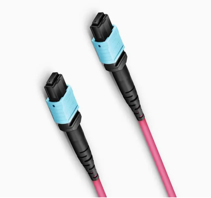 Conector de fibra óptica pré-terminado de alta densidade de 12 fibras MTP® para cablagem de centros de dados de alta densidade e ligação direta de módulos ópticos 40G/100G/400G.