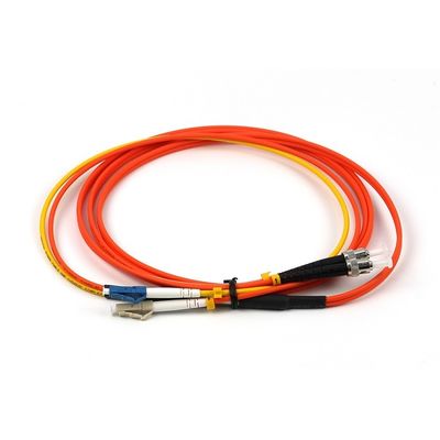 Condicionamento de modo Fibra óptica Patchcord com baixa perda de inserção ≤ 0,3dB LSZH Material do casaco e comprimento personalizado