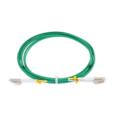 A fibra frente e verso do cabo de remendo do LC UPC OM3 LSZH cabografa a cor verde multimodo
