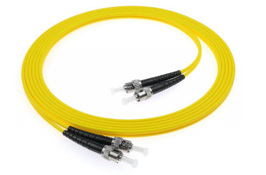 2.0mm Diâmetro do cabo ST-ST Cordão de parche de fibra óptica simplex/duplex com alta perda de retorno UPCMM≥35dB