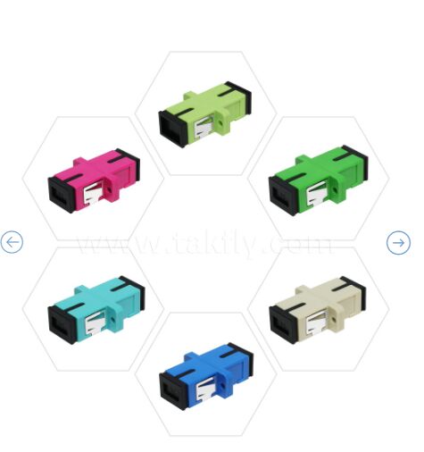 Adaptador SC Simplex. Instalação fácil e resistência a altas e baixas temperaturas. Acoplador de fibra óptica para transmissão máxima de energia.